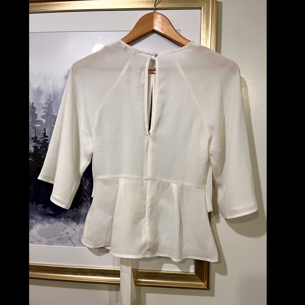 Express Flutter Sleeve Blouse in Ivory XS - Picture 6 of 8